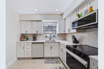 125 Piedmont C, Delray Beach, FL 33484 - Photo 19