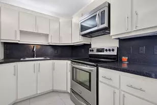 2500 NE 135th St, North Miami, FL 33181 - Photo 11