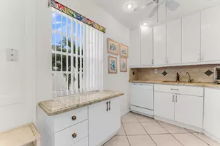 572 Flanders L, Delray Beach, FL 33484 - Photo 7