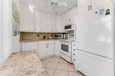 572 Flanders L #572, Delray Beach, FL 33484 - Photo 5