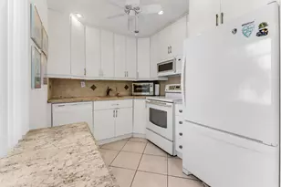 572 Flanders L, Delray Beach, FL 33484 - Photo 5