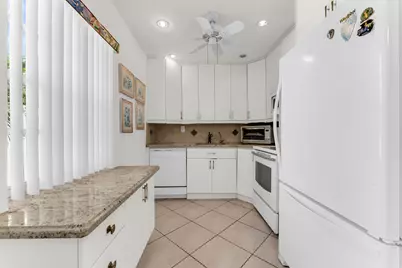 572 Flanders L #572, Delray Beach, FL 33484 - Photo 3