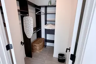 227 NE 2nd St, Miami, FL 33132 - Photo 11