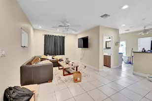 526 NW 15th Way, Fort Lauderdale, FL 33311 - Photo 17