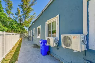 526 NW 15th Way, Fort Lauderdale, FL 33311 - Photo 9