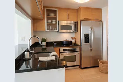 31 SE 5th Street #202, Miami, FL 33131 - Photo 5