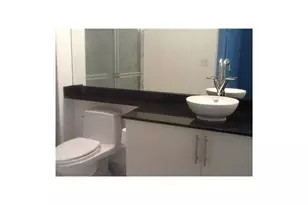 31 SE 5th St, Miami, FL 33131 - Photo 11