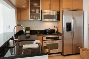 31 SE 5th St, Miami, FL 33131 - Photo 5