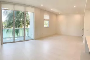 31 SE 5th St, Miami, FL 33131 - Photo 3