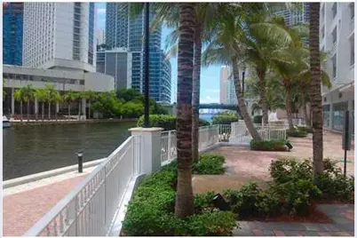 31 SE 5th Street #202, Miami, FL 33131 - Photo 19