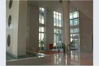 31 SE 5th Street #202, Miami, FL 33131 - Photo 13