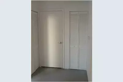 31 SE 5th Street #202, Miami, FL 33131 - Photo 9