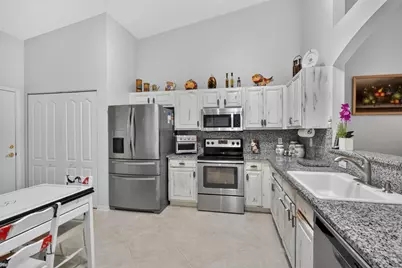 2100 Stonington Terrace, West Palm Beach, FL 33411 - Photo 9