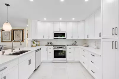 10209 Vestal Court, Coral Springs, FL 33071 - Photo 9