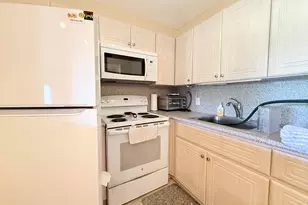 22 Markham A, Deerfield Beach, FL 33442 - Photo 13
