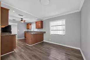 7823 NW 40th St, Coral Springs, FL 33065 - Photo 11