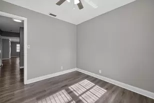 7823 NW 40th St, Coral Springs, FL 33065 - Photo 13
