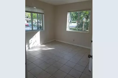 300 SW 10th Avenue, Fort Lauderdale, FL 33312 - Photo 5