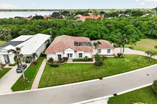 3202 SE Braemar Way, Port Saint Lucie, FL 34952 - Photo 3