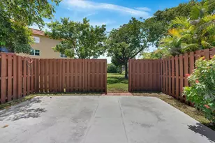 10792 La Placida Dr, Coral Springs, FL 33065 - Photo 29