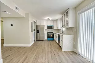 10792 La Placida Dr, Coral Springs, FL 33065 - Photo 9