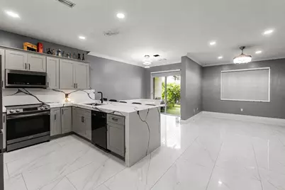 6119 Seminole Gardens Circle, Riviera Beach, FL 33418 - Photo 5