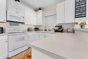 7538 NW 17th Dr, Pembroke Pines, FL 33024 - Photo 7