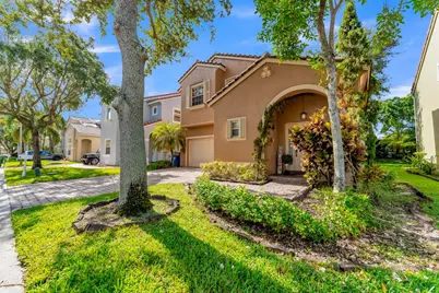 7538 NW 17th Drive, Pembroke Pines, FL 33024 - Photo 3