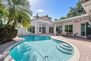 1081 Bel Aire Dr E, Pembroke Pines, FL 33027 - Photo 1