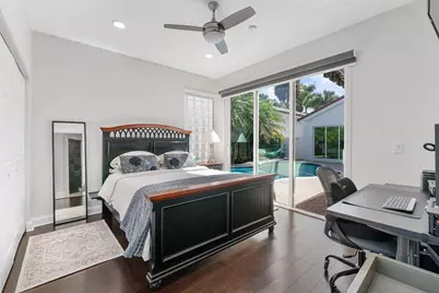 1081 Bel Aire Drive E, Pembroke Pines, FL 33027 - Photo 17