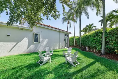 1081 Bel Aire Drive E, Pembroke Pines, FL 33027 - Photo 21