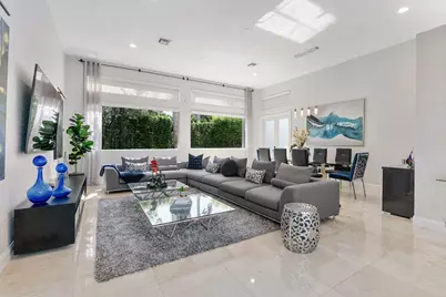 1081 Bel Aire Drive E, Pembroke Pines, FL 33027 - Photo 5
