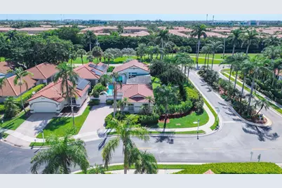 1081 Bel Aire Drive E, Pembroke Pines, FL 33027 - Photo 3