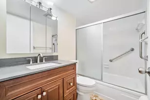400 Village Green Cir W, Palm Springs, FL 33461 - Photo 7