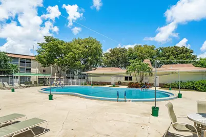 400 Village Green Circle W #102, Palm Springs, FL 33461 - Photo 11