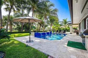 586 N Country Club Dr, Atlantis, FL 33462 - Photo 25