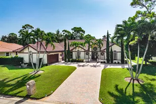 586 N Country Club Dr, Atlantis, FL 33462 - Photo 71
