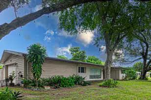 4511 E Country Club Cir, Plantation, FL 33317 - Photo 9