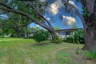 4511 E Country Club Cir, Plantation, FL 33317 - Photo 9