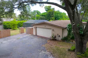 4511 E Country Club Cir, Plantation, FL 33317 - Photo 3