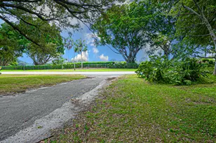 4511 E Country Club Cir, Plantation, FL 33317 - Photo 5