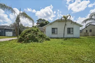 1646 SE Holiday Rd, Port Saint Lucie, FL 34952 - Photo 3