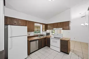 1646 SE Holiday Rd, Port Saint Lucie, FL 34952 - Photo 13