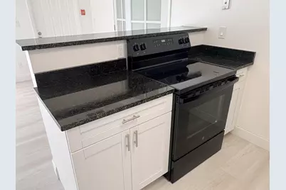 635 Executive Center Drive, West Palm Beach, FL 33401 - Photo 11