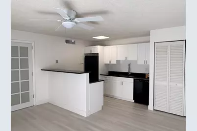635 Executive Center Drive, West Palm Beach, FL 33401 - Photo 5