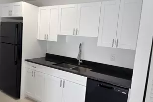 635 Executive Center Dr, West Palm Beach, FL 33401 - Photo 9