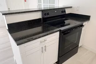 635 Executive Center Dr, West Palm Beach, FL 33401 - Photo 11