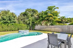 375 Leigh Rd, West Palm Beach, FL 33405 - Photo 19