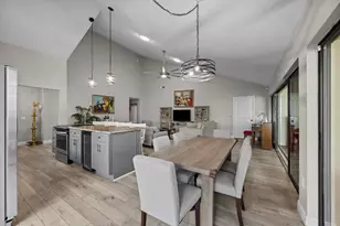 2895 Farragut Ln, West Palm Beach, FL 33409 - Photo 15