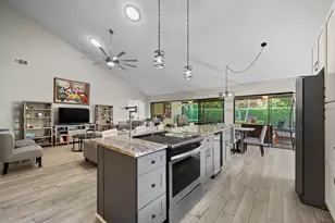 2895 Farragut Ln, West Palm Beach, FL 33409 - Photo 13